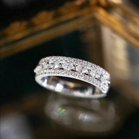 New Women’s 935 Silver Unique Diamond Ring - Picture 4 of 9